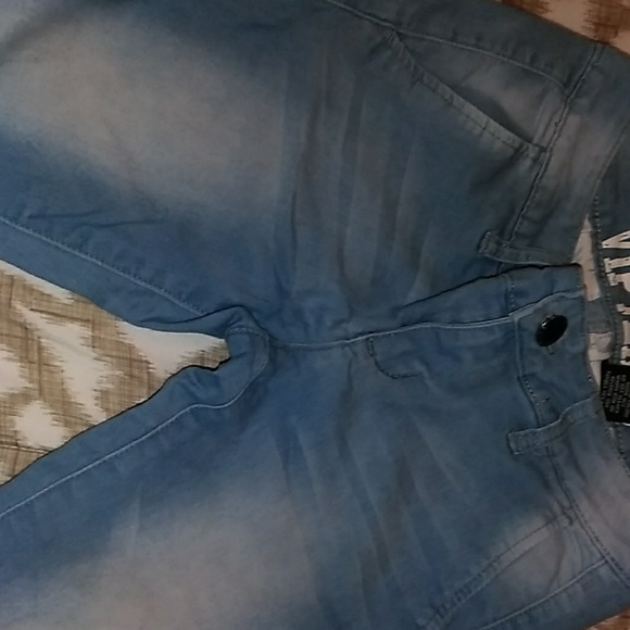 Jeans - Picture 2 of 3